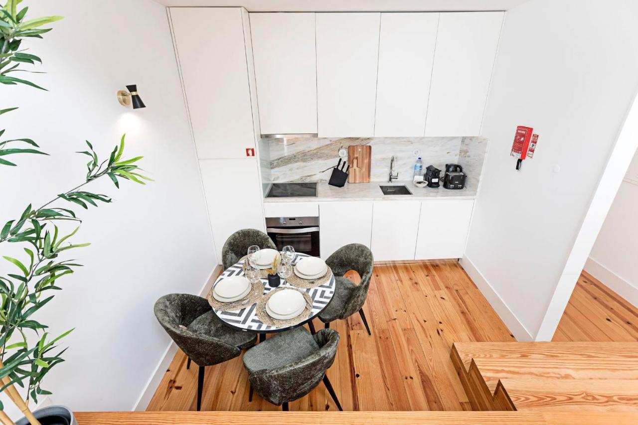 D. Joao IV Apartments By Lovelystay Porto Exterior photo