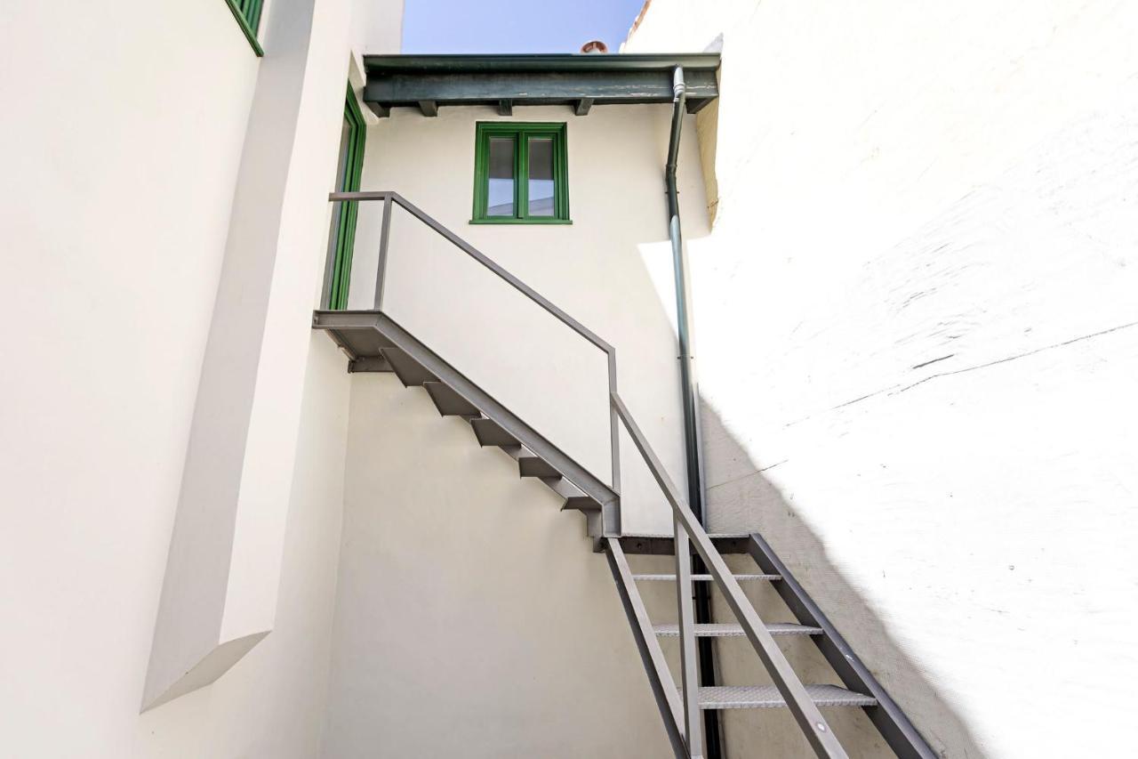 D. Joao IV Apartments By Lovelystay Porto Exterior photo